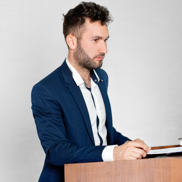 Консультации и ведение дел в суде